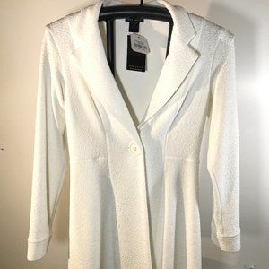 Eva Varro cream blazer